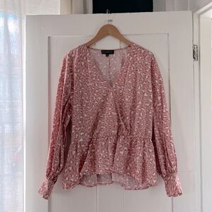 Eloquii Women’s Pink Cheetah Print Long Sleeve Ruffle Cuff V Neck Blouse Size 16